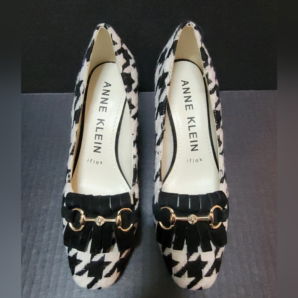 NWOT- Anne Klein Aksienna Heels